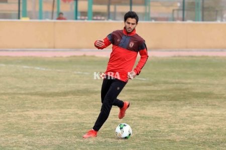 خضوع لاعب الأهلي للعزل الصحي بعد الإصابة بفيروس كورونا