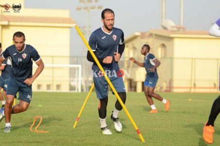 عماد السيد يحرس مرمى الزمالك في مباراة الداخلية