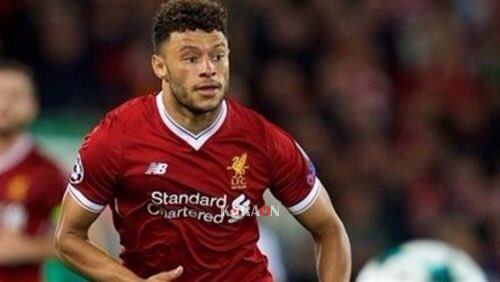 ليفربول يقترب من تجديد عقد تشامبرلين