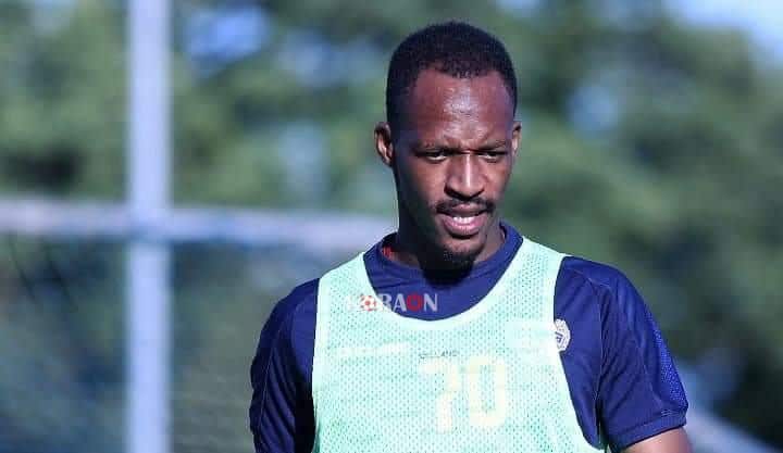 ثنائي الهلال يغادر برشلونة متجهاً إلى الرياض