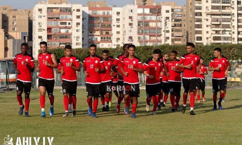 أهلي بني غازي يواصل تدريبه المسائي استعدادا للإسماعيلي