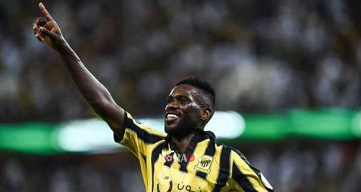 جماهير الاتحاد تتغنى باللاعب عبدالعزيز البيشي عقب الفوز أمام الشباب