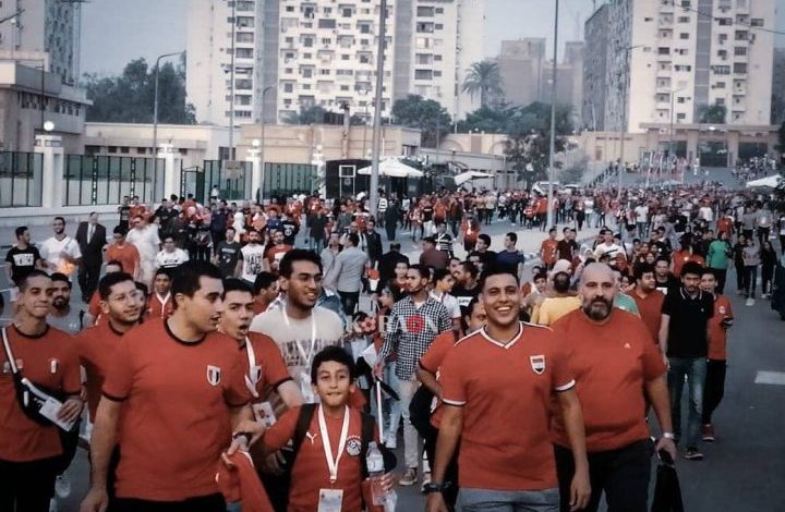 الأمن يسمح لجماهير مصر بدخول ستاد القاهرة مجانا