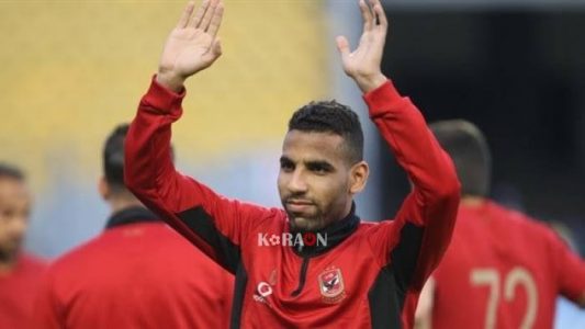 مؤمن زكريا يقدم الشكر لأحد جماهير الأهلي