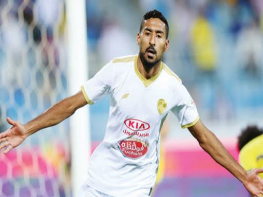 علي الحسن يشارك في تدريبات النصر