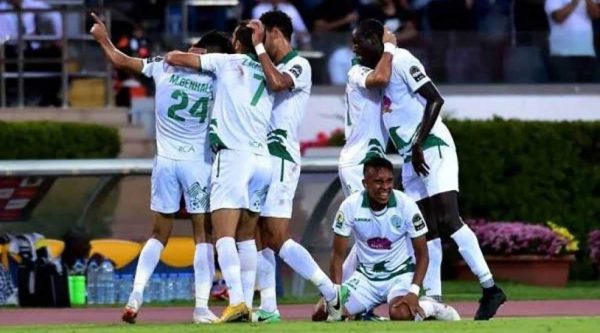 الرجاء المغربي يحدد موعد وصوله إلى القاهرة استعدادا للزمالك