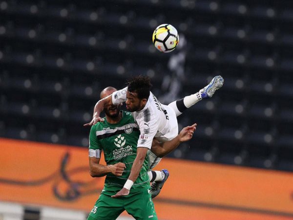 طاقم حكام مباراة السد والأهلي في دوري نجوم قطر