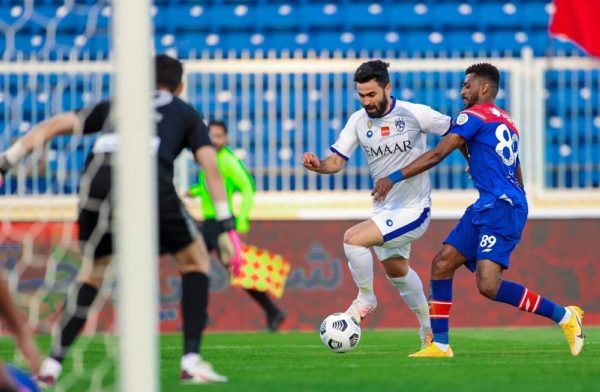 تعرف على حكم مباراة أبها والهلال في الدوري