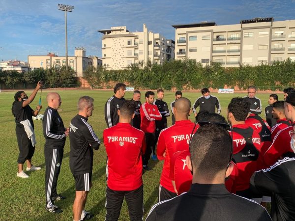 صور بيراميدز يبدأ مرانه في المغرب بقراءة الفاتحة