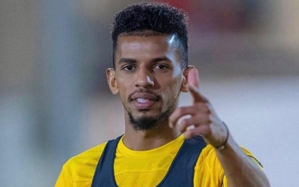 احمد عسيري يشارك في تدريبات التعاون بعد شفائه من فيروس كورونا