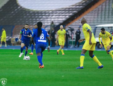 الهلال ضد النصر.. طرد مدير كرة الزعيم