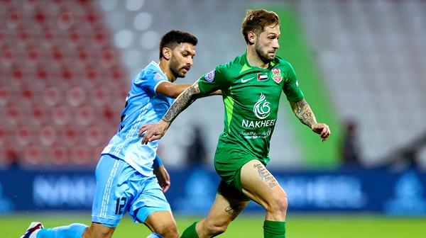 نتيجة الشوط الاول بين شباب الأهلي وحتا في دوري الخليج العربي الإماراتي