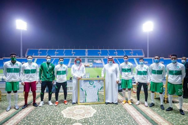 وزير الرياضة السعودي يعلن عن قميص المنتخب خلال ودية جامايكا