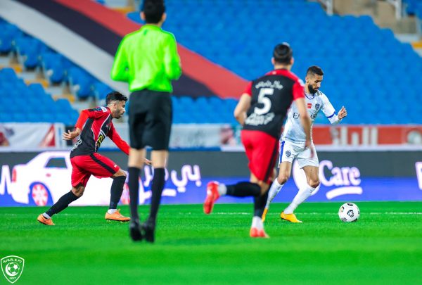 علي البليهي يقود الهلال للفوز علي الرائد في الجولة السابعة من الدوري السعودي للمحترفين