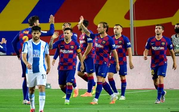 برشلونة يتلقي الهزيمة الرابعة هذا الموسم بالخسارة ضد قادش 1-2