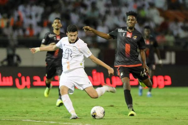 الحمدان يحصد جائزة أفضل لاعب واعد في الدوري السعودي لشهر يناير