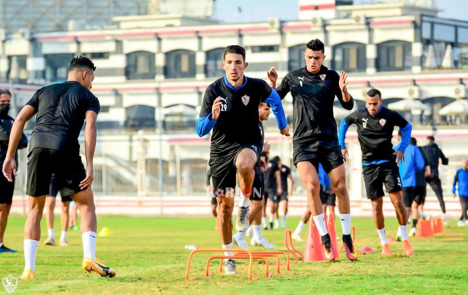 فقرة تأهيلية للاعبي الزمالك تحت إشراف مدرب الأحمال