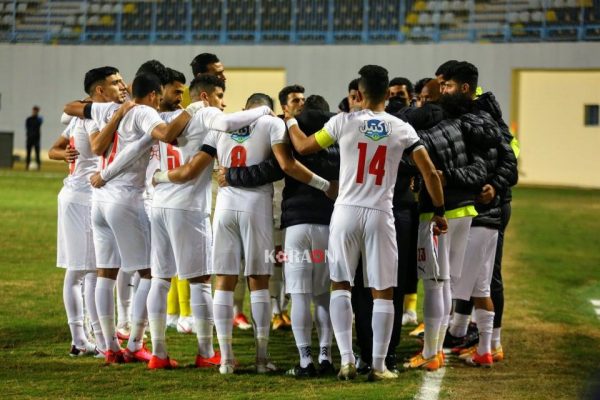 رئيس الزمالك يؤازر الفريق أمام المصري