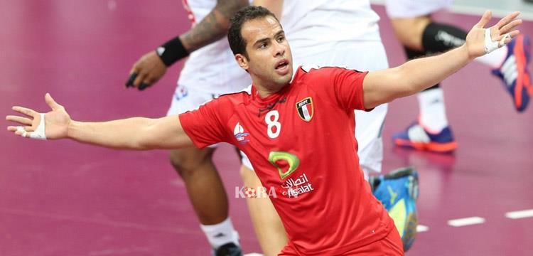 قائد يد الأهلي يُشيد بلاعبي منتخب مصر ويؤكد: الأحمر لا غنى عنه