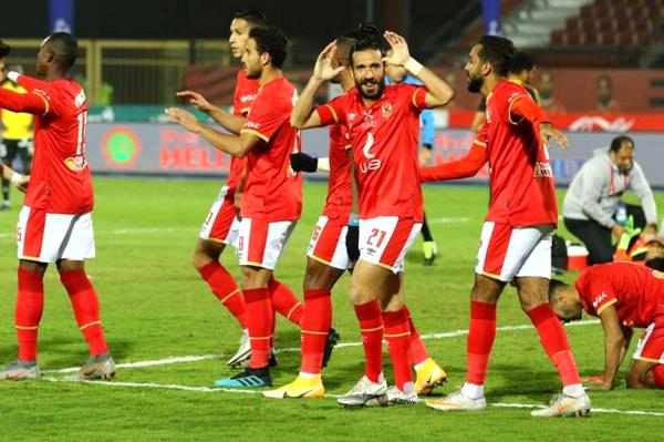 صدمة في الأهلي قبل مبارتي الزمالك