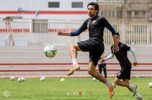 جلسة بين طبيب الزمالك وأيمن حفني