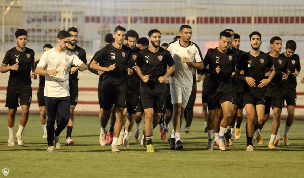 لاعب الزمالك ينتظم في التدريبات