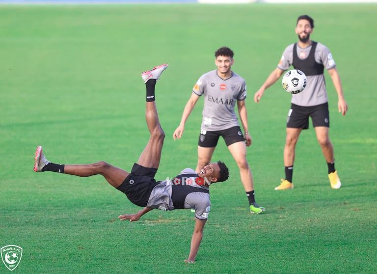 الهلال يختتم استعداداته لمواجهة اتحاد جدة في كلاسيكو الدوري السعودي