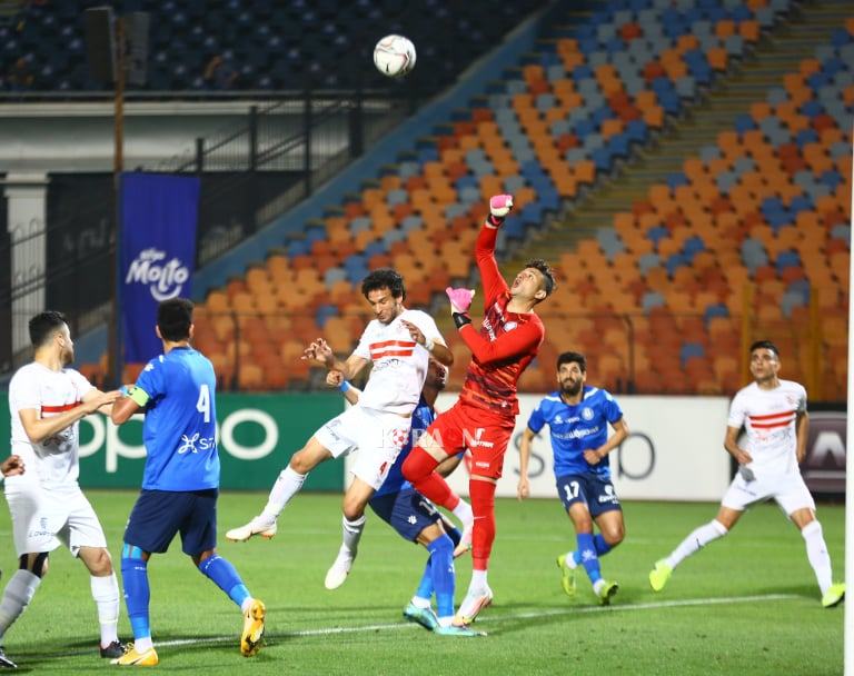 نتيجة الشوط الأول من مباراة الزمالك وسموحة الدوري المصري