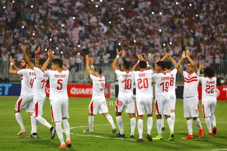 لاعبو الزمالك يتفقدون أرضية استاد السويس قبل مواجهة مصر المقاصة