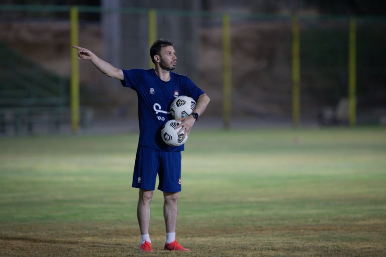 الرائد يواصل تدريباته الجماعية قبل انطلاق الموسم الجديد