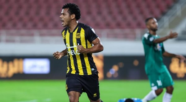 رومارينهو يتحدث عن مستقبله مع الاتحاد السعودي