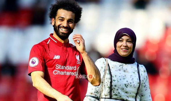 محمد صلاح وزوجته