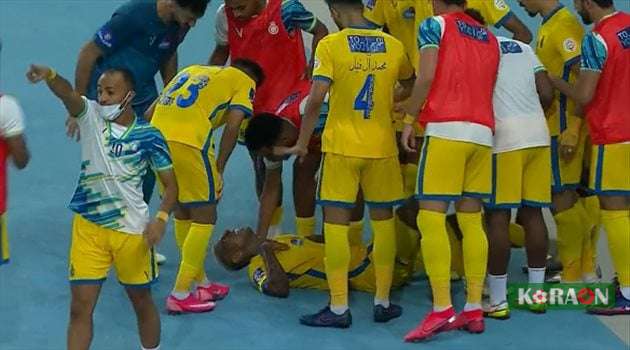 نجم النصر يتسبب فى حالة من الرعب خلال مباراة فريقه مع الاهلى بالدورى السعودى