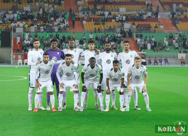 هاسي يعلن تشكيل الأهلي السعودي لمباراة الرائد في الدوري