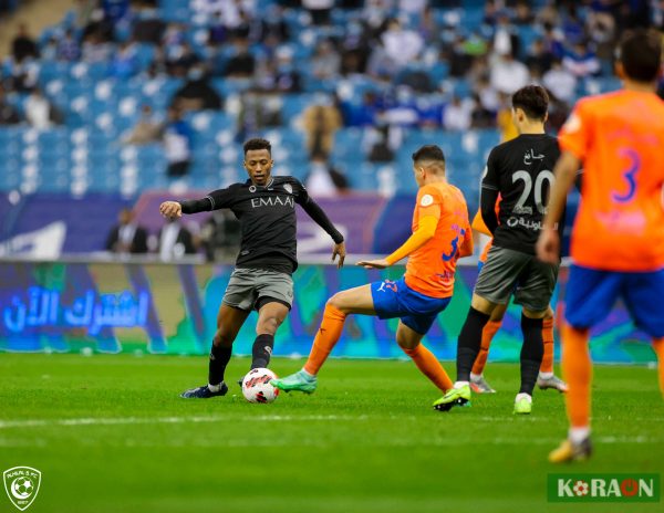 ما هي القنوات الناقلة لمباراة الهلال والفيحاء في دوري روشن السعودي؟