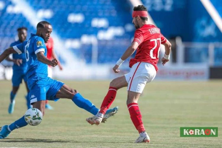 رقم سلبي يطارد طاهر محمد طاهر مع الأهلي بعد التعادل أمام الهلال