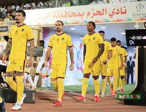 دكة بدلاء فريق الحزم أمام الاتحاد بالدورى السعودى