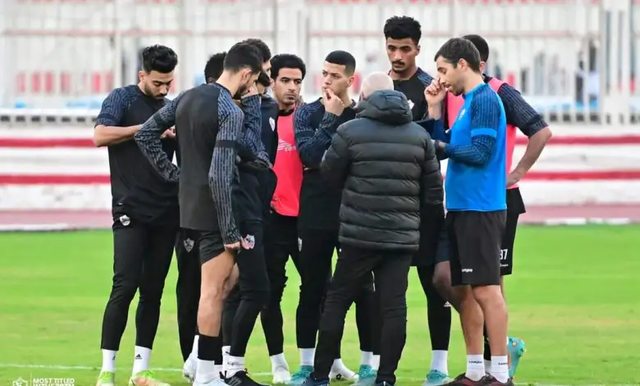 فيريرا مع لاعبي الزمالك