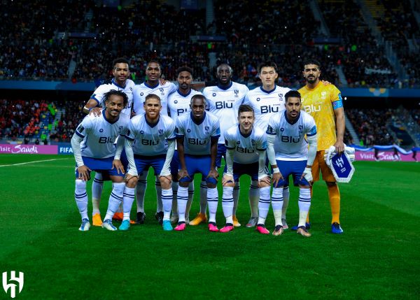 من هو معلق مباراة الهلال والخليج في دوري روشن السعودي؟