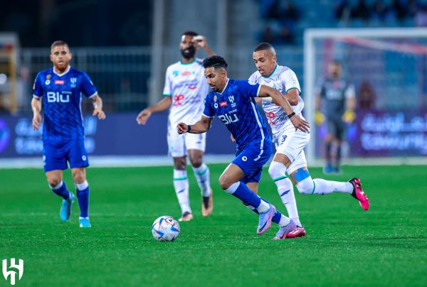 جدول ترتيب دوري روشن السعودي بعد هزيمة الهلال أمام الفتح