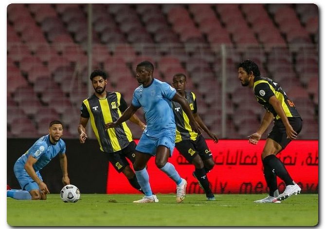 ما هي القنوات الناقلة لمباراة الاتحاد والباطن في دوري روشن السعودي؟