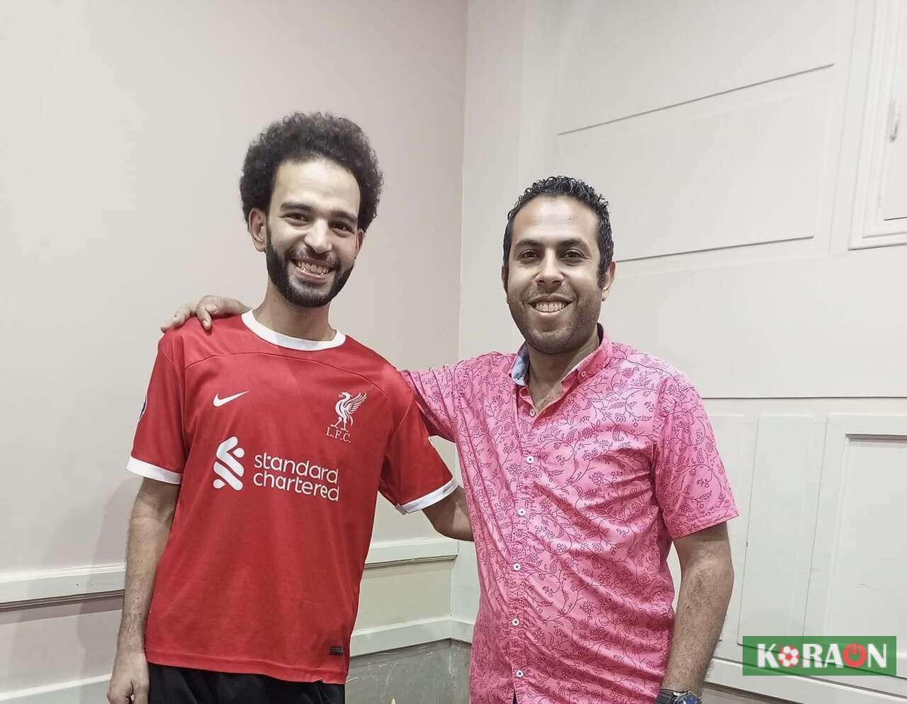 شبيه محمد صلاح مع محمد حمود احد رواد مواقع التواصل الاجتماعي