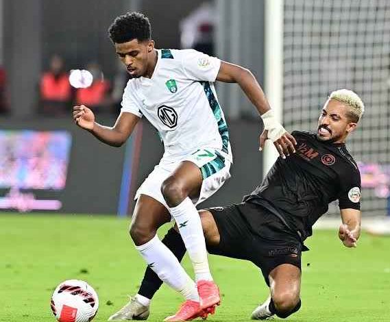 من هو معلق مباراة الأهلي والشباب في دوري روشن السعودي؟