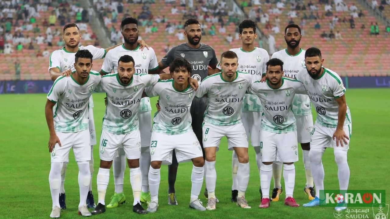 ذعر في الأهلي بعد إصابة نجمه.. يغيب عن مواجهة الهلال