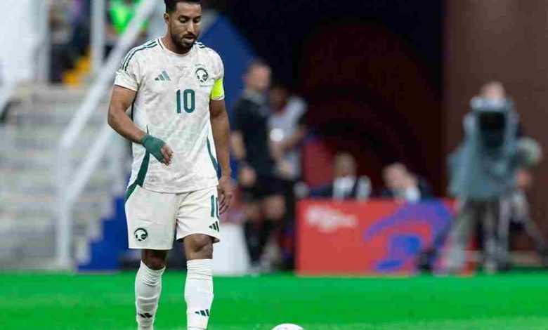 سالم الدوسري يتعرض للهجوم رغم فوز المنتخب السعودي