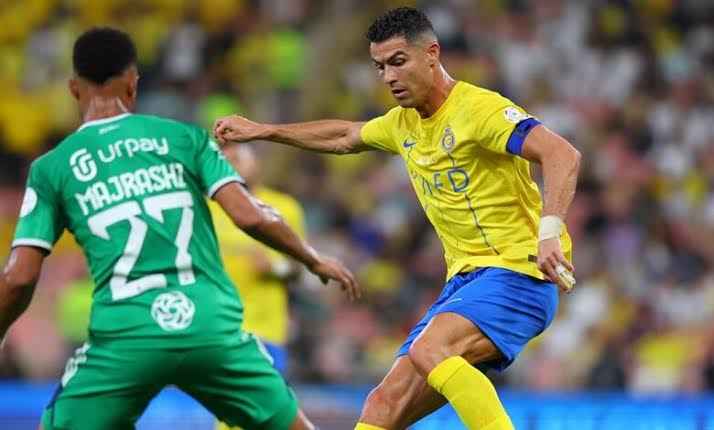 مواجهة فنية بين لويس كاسترو وماتياس يايسله في كلاسيكو النصر والأهلي