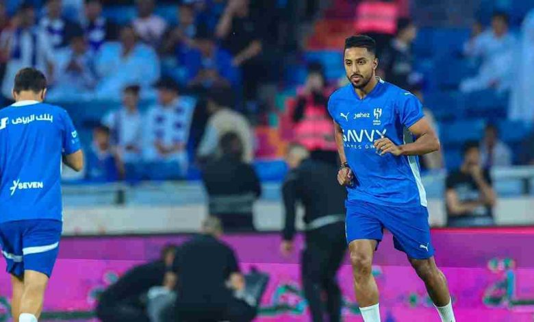 إصابة سالم الدوسري تثير قلق الهلال قبل كلاسيكو الأهلي