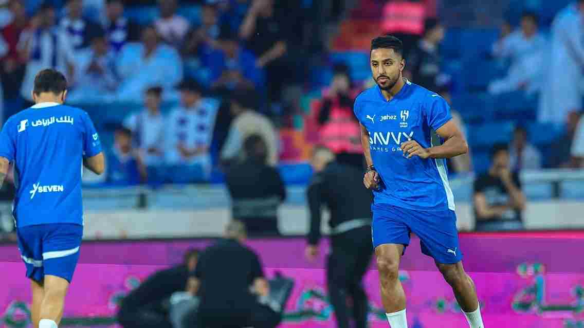 إصابة سالم الدوسري تثير قلق الهلال قبل كلاسيكو الأهلي