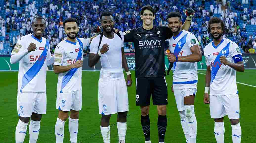 الهلال يستعد لمواجهة الأهلي في كلاسيكو مثير