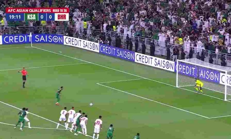 سالم الدوسري يهدر ركلة جزاء ويصبح الأسوأ في تاريخ المنتخب السعودي